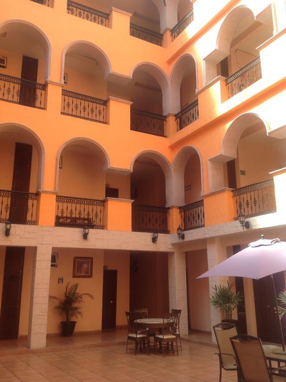 Hotel Genoves Сан Хуан де лос Лагос Екстериор снимка